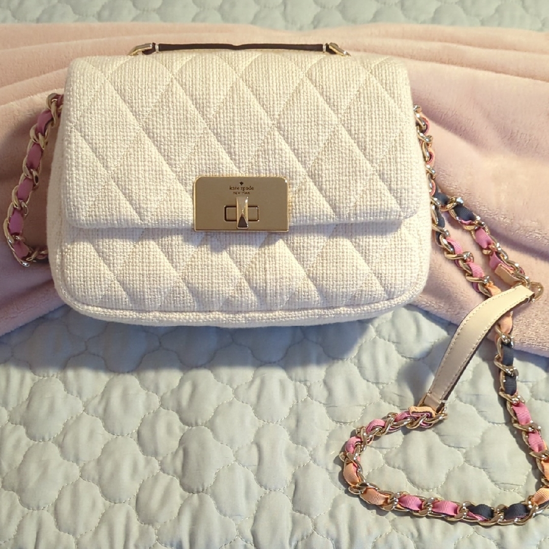 Nwot Kate Spade White Quilted Crossbody Bag With Pink Chain